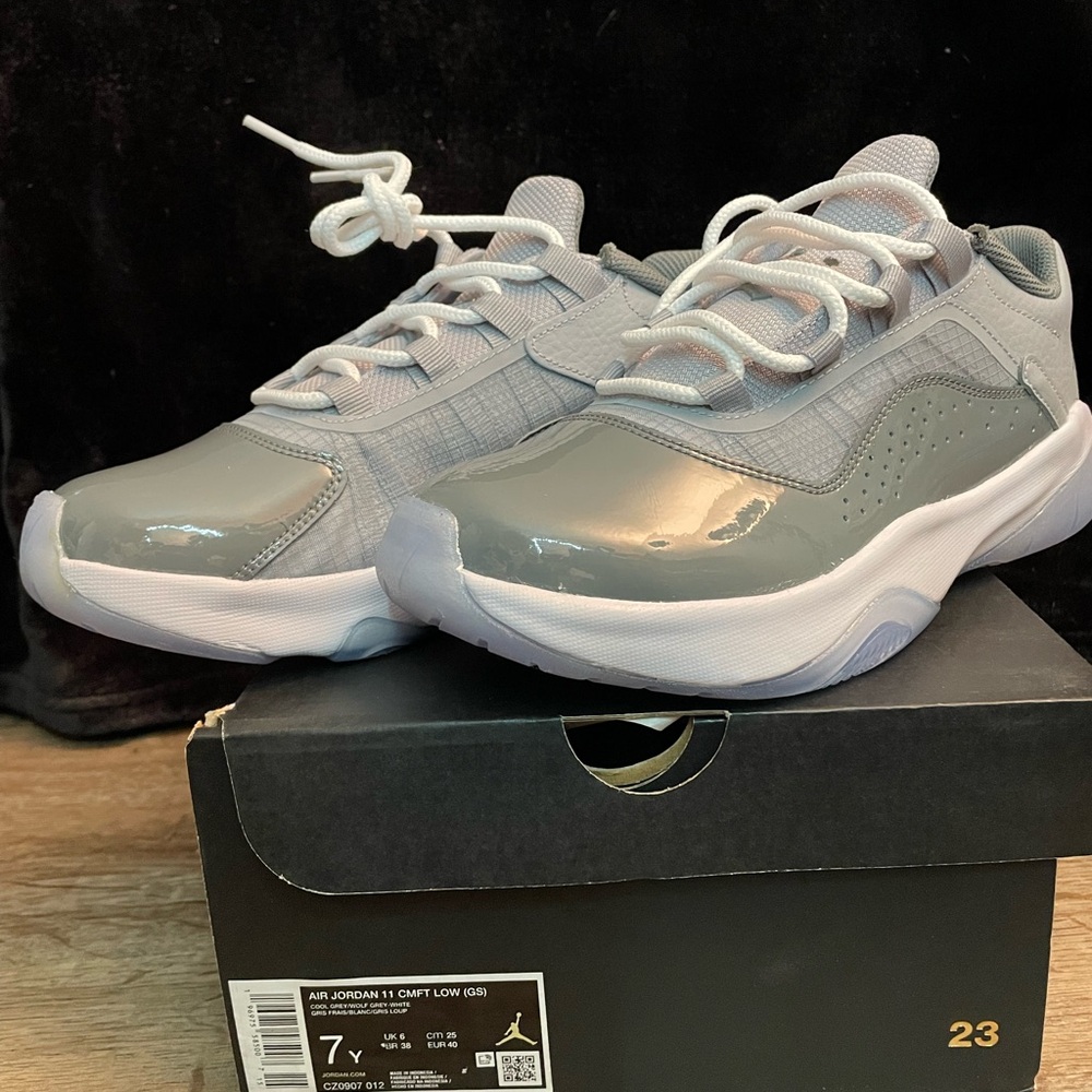 Air Jordan 11 CMFT Low
